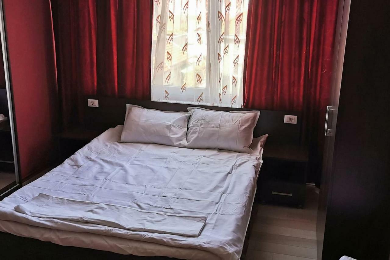 Luxury Apartment With Two Bedrooms And Large Living Room, 100 Square Meters, City Center Oradea Eksteriør billede