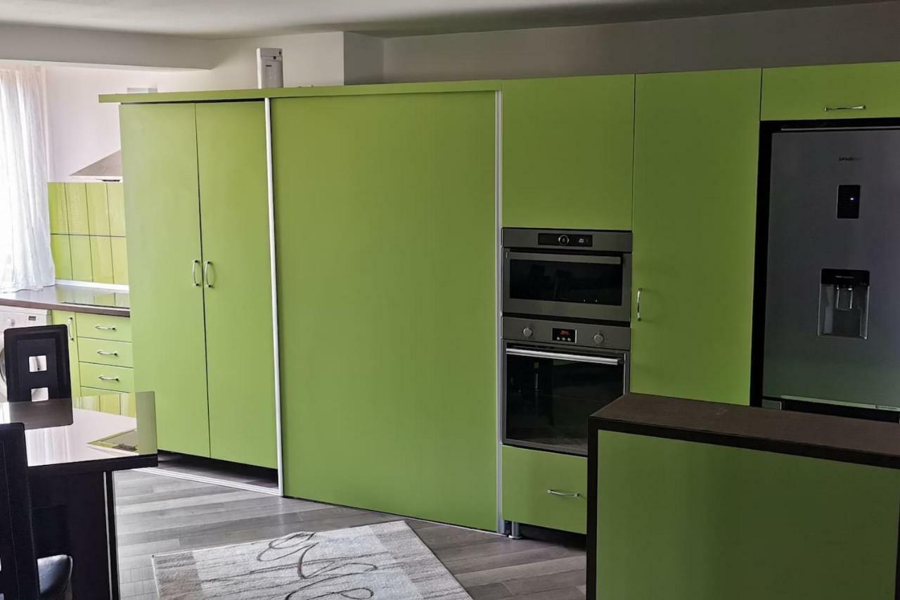 Luxury Apartment With Two Bedrooms And Large Living Room, 100 Square Meters, City Center Oradea Eksteriør billede