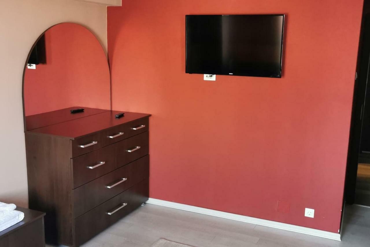 Luxury Apartment With Two Bedrooms And Large Living Room, 100 Square Meters, City Center Oradea Eksteriør billede