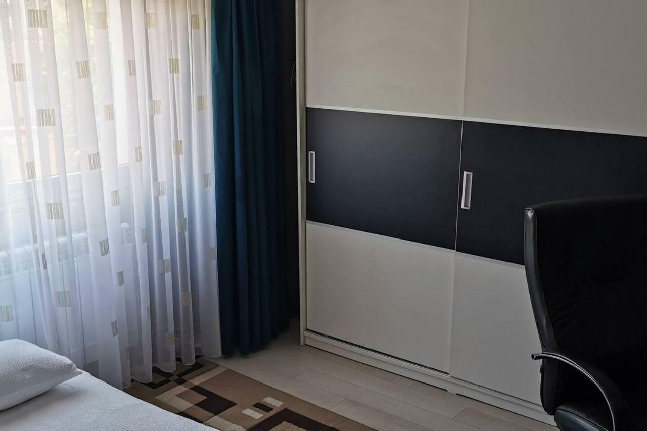 Luxury Apartment With Two Bedrooms And Large Living Room, 100 Square Meters, City Center Oradea Eksteriør billede